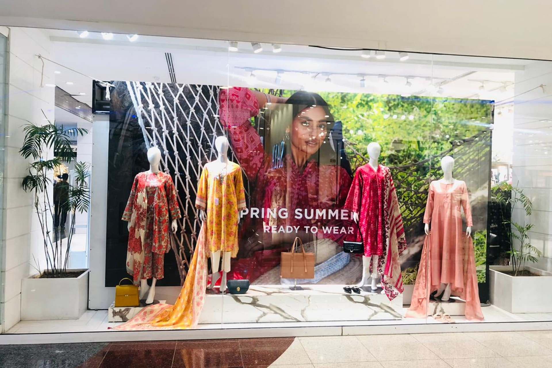 saphire outlet giga mall